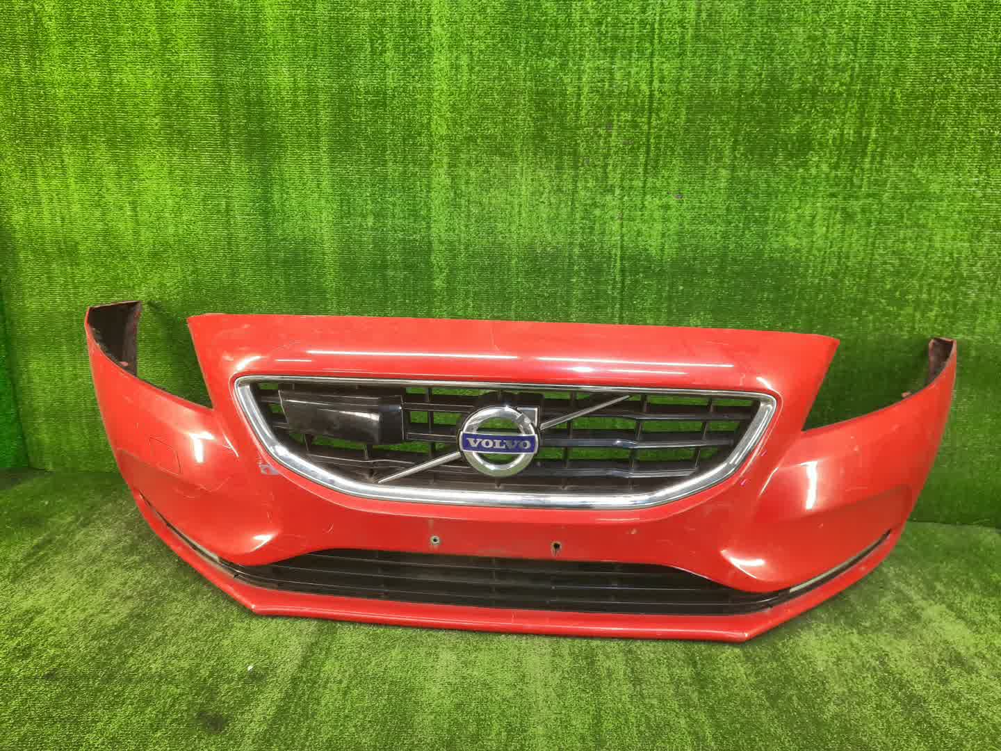 Бампер передний VOLVO V40 MZ63, MV, MV48 86360 1 ракурс
