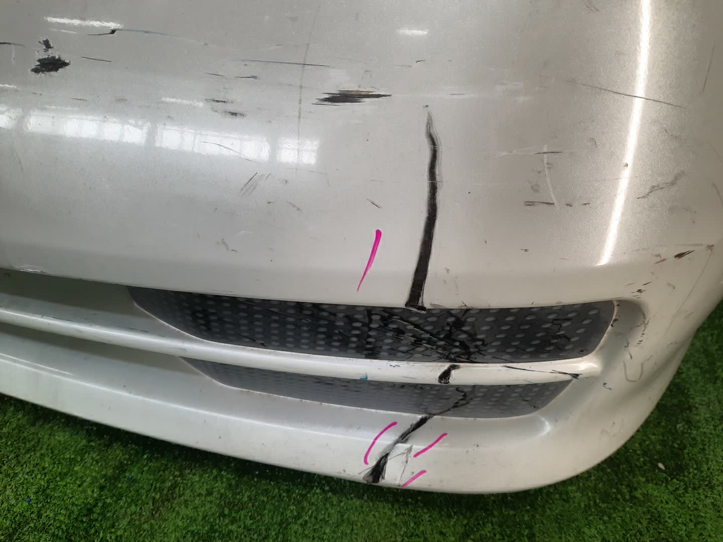 Бампер передний NISSAN LIBERTY RM12 86391 3 ракурс