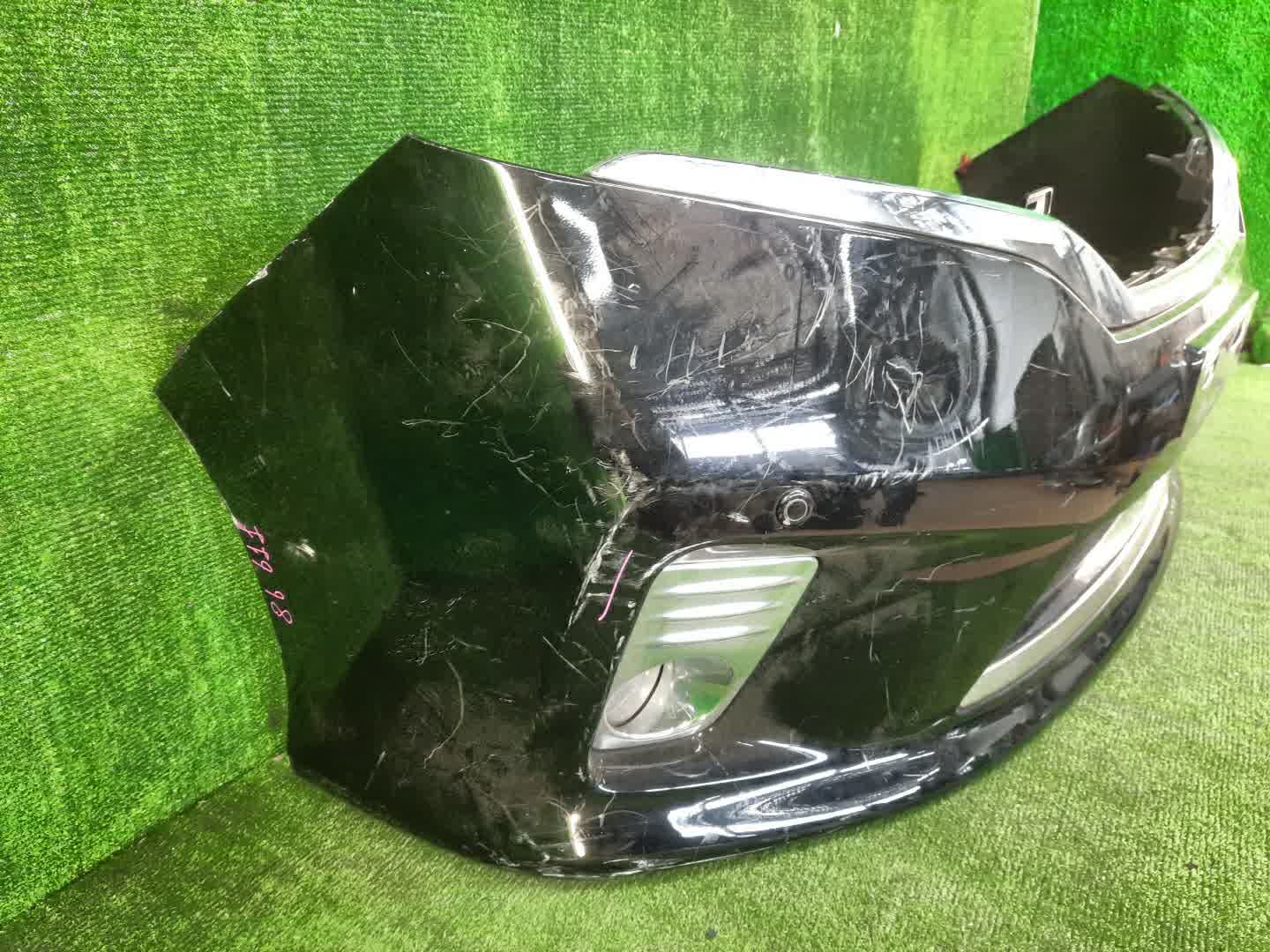 Бампер передний NISSAN SERENA C26 86611 3 ракурс