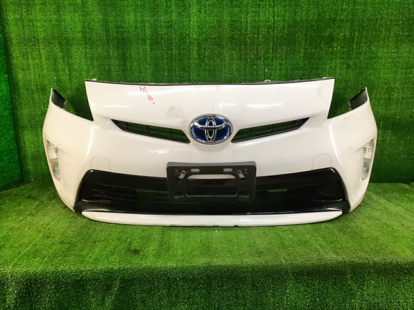 Бампер передний TOYOTA PRIUS ZVW30 86667 1 ракурс