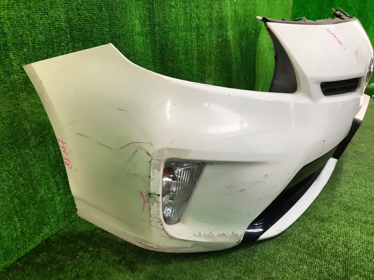 Бампер передний TOYOTA PRIUS ZVW30 86667 3 ракурс
