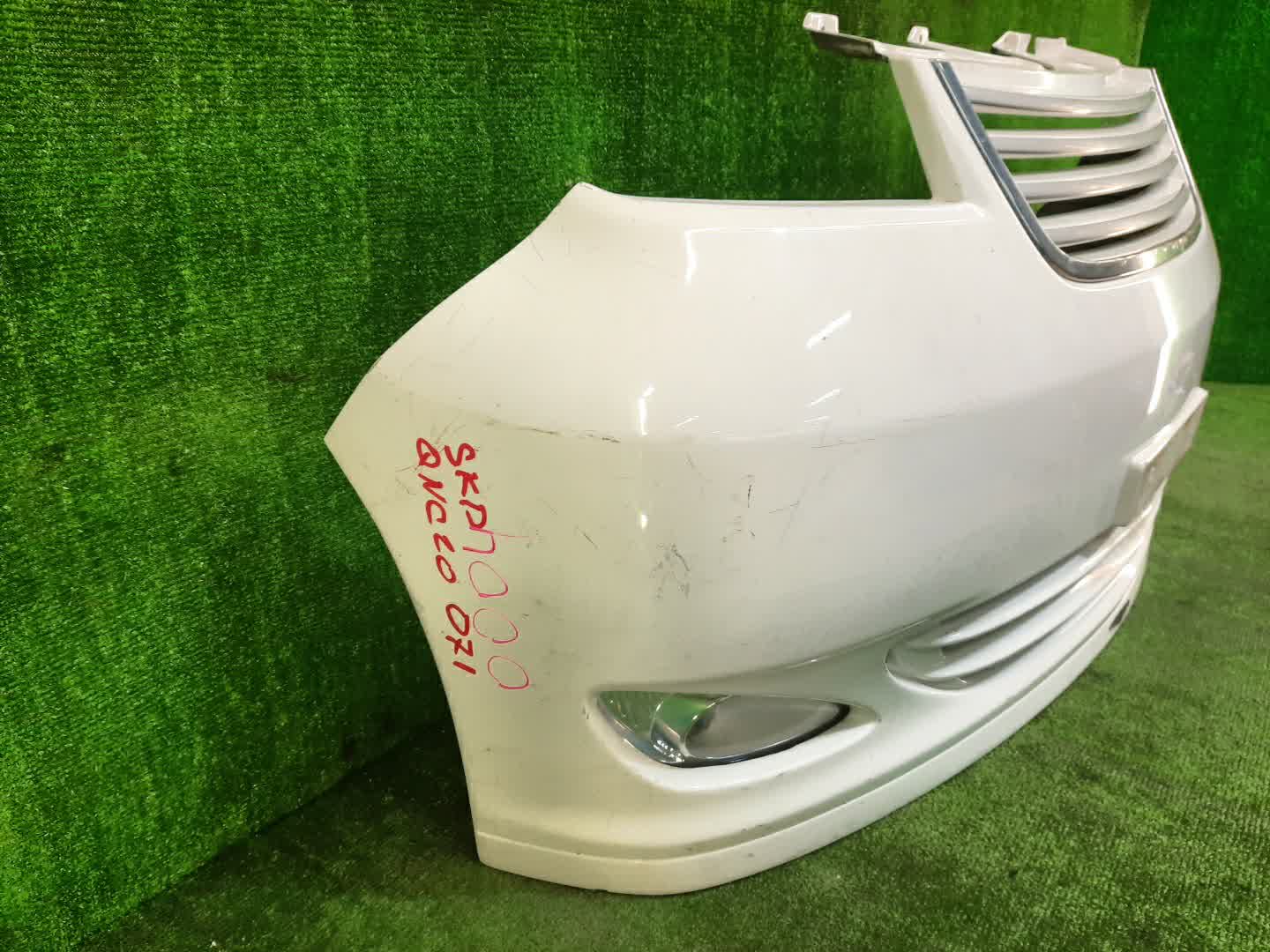 Бампер передний TOYOTA BB QNC20, QNC21, QNC25 0004 3 ракурс