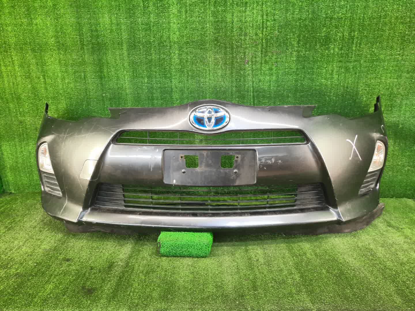 Бампер передний TOYOTA AQUA NHP10 0214 1 ракурс