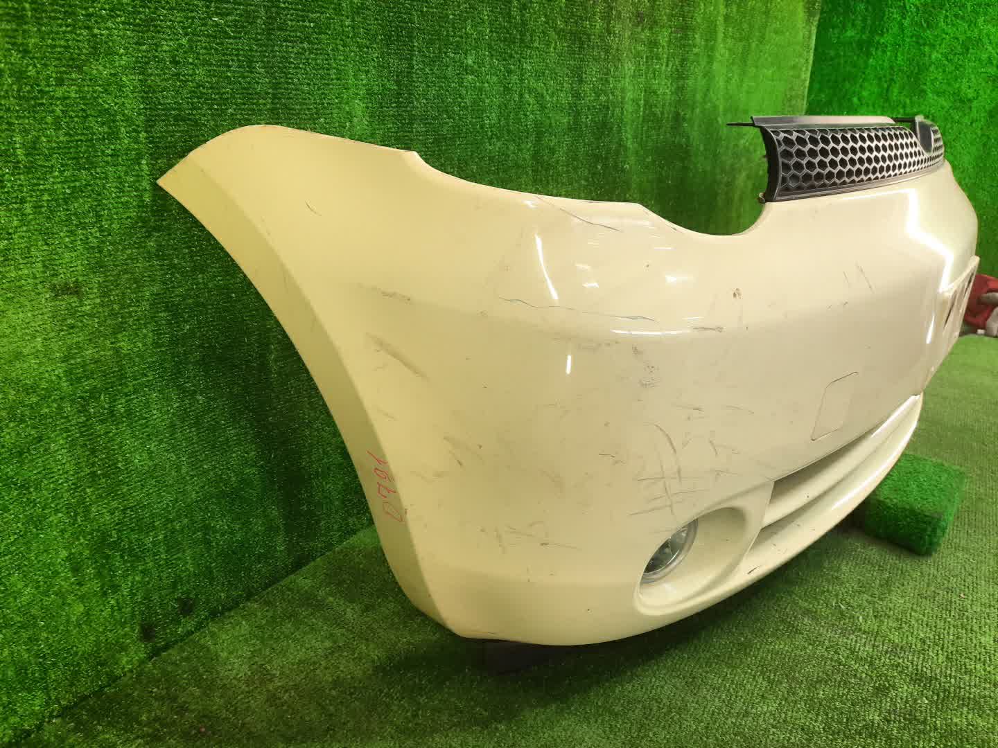 Бампер передний TOYOTA SIENTA NCP81G, NCP85G 0791 3 ракурс