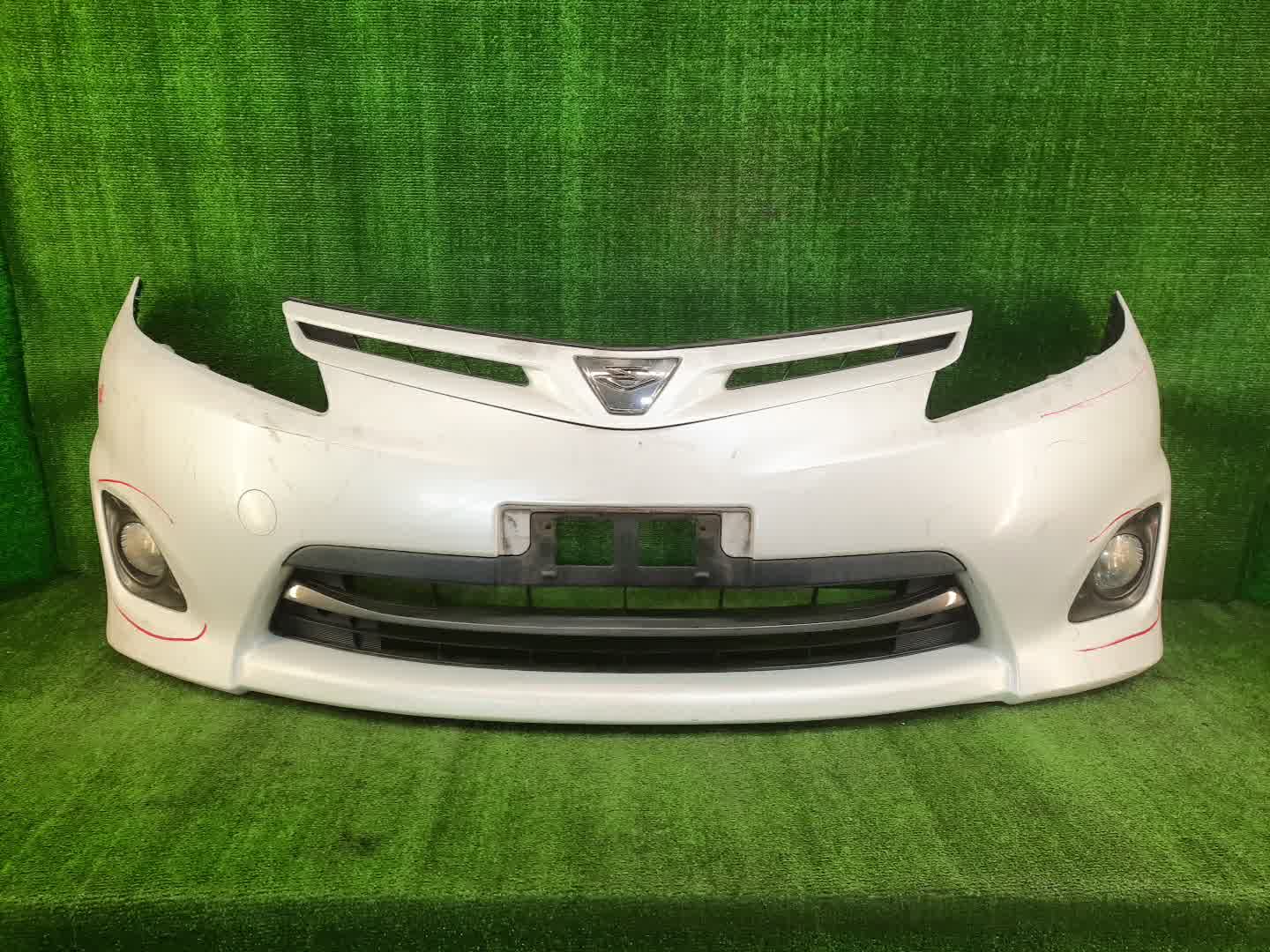 Бампер передний TOYOTA ESTIMA ACR50W 0833 1 ракурс