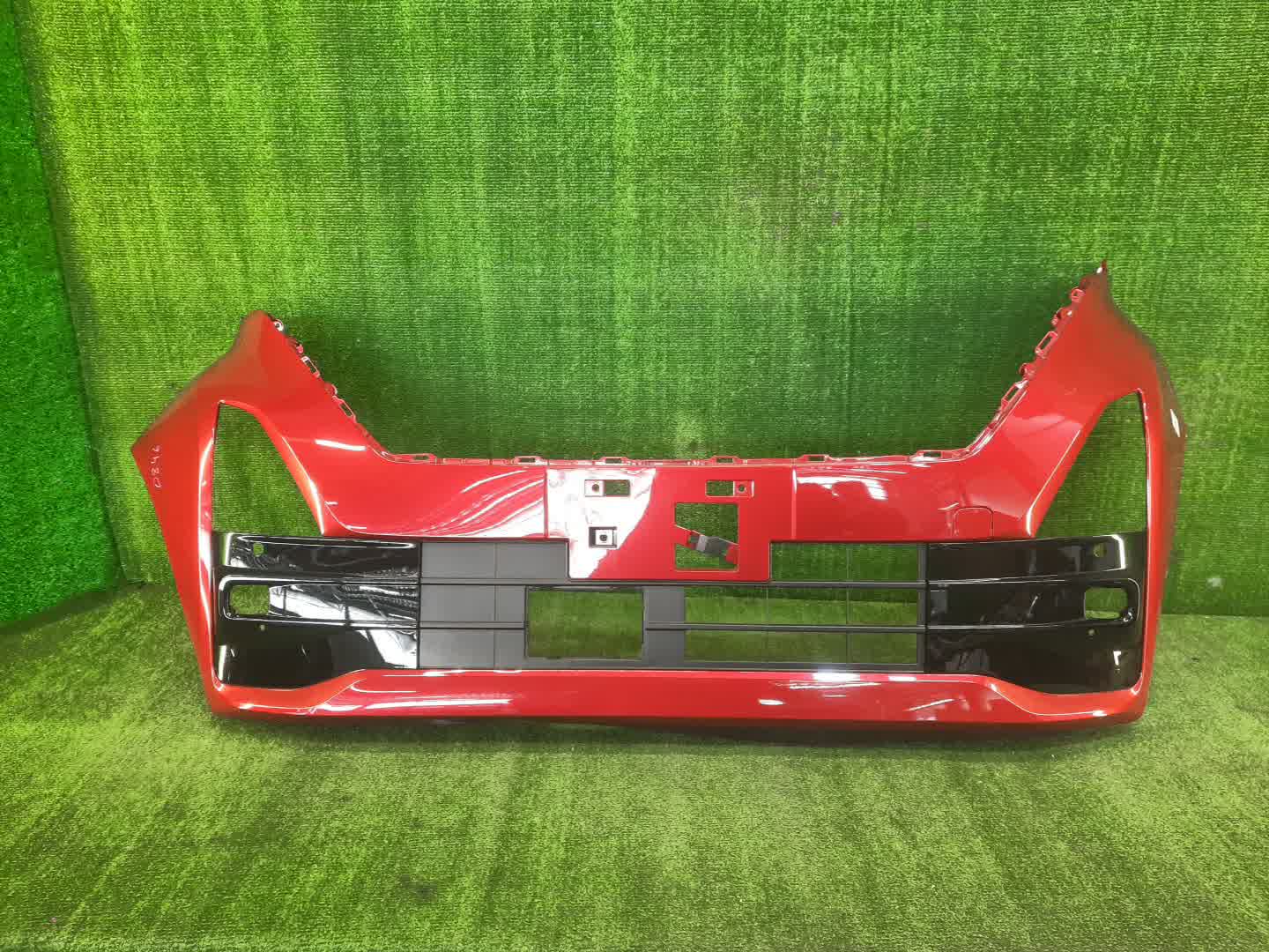 Бампер передний NISSAN ROOX B44A 0846 1 ракурс