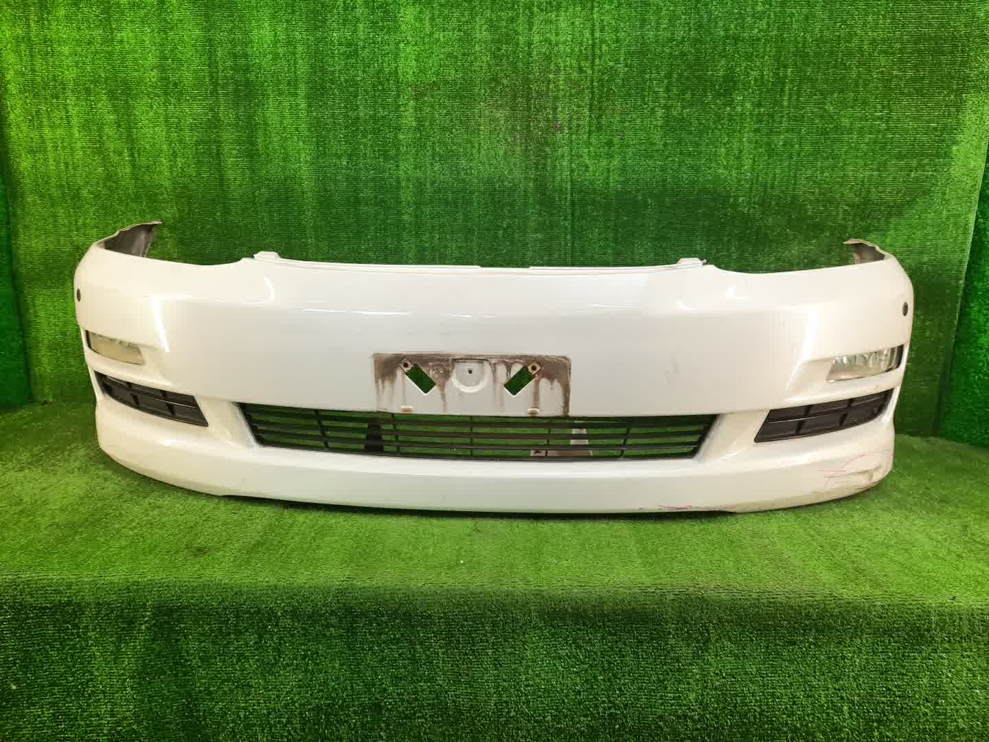 Бампер передний TOYOTA IPSUM ACM21W, ACM26W 0927 1 ракурс