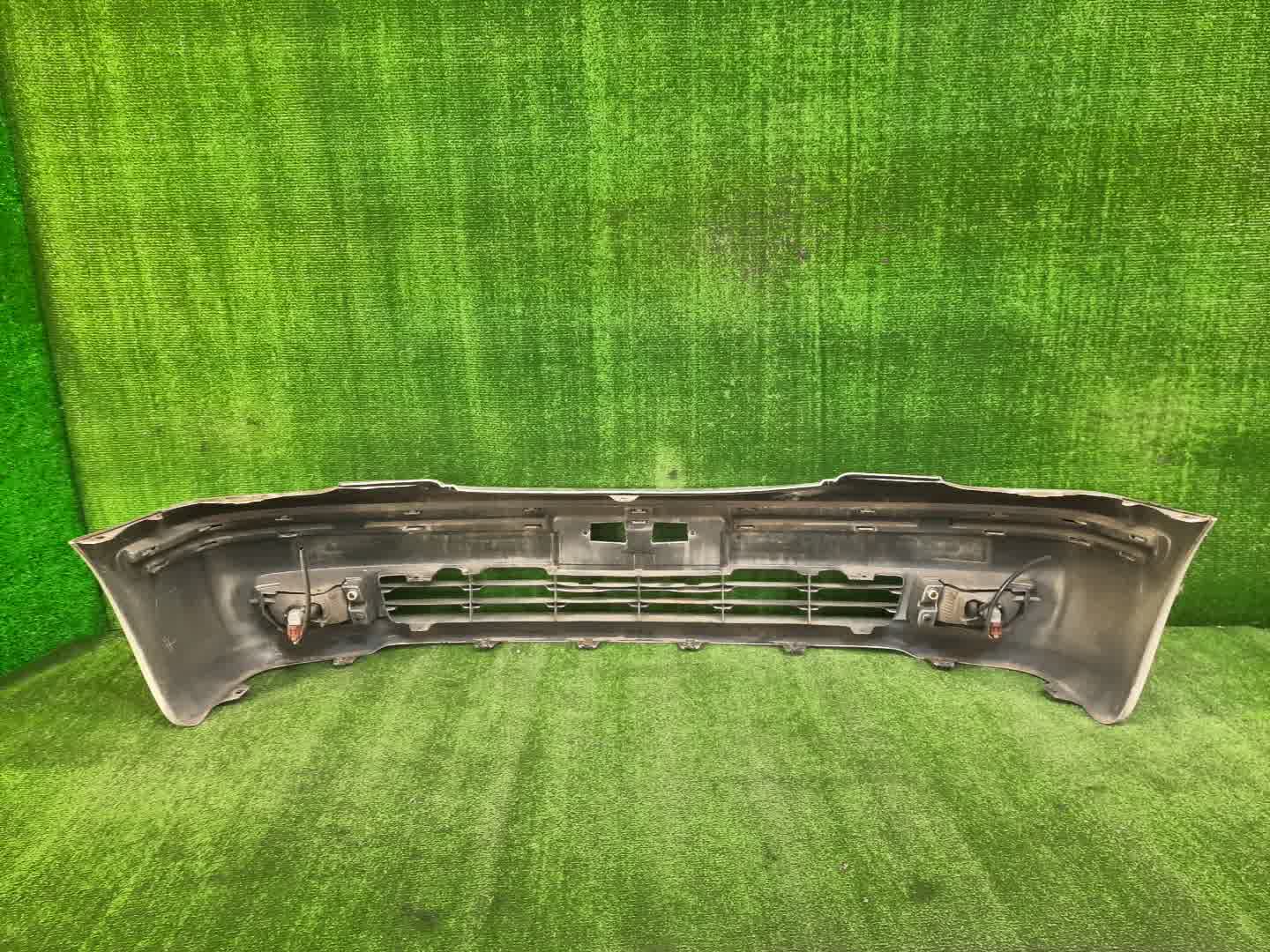 Бампер передний TOYOTA PROGRES JCG10, JCG11, JCG15 0981 4 ракурс