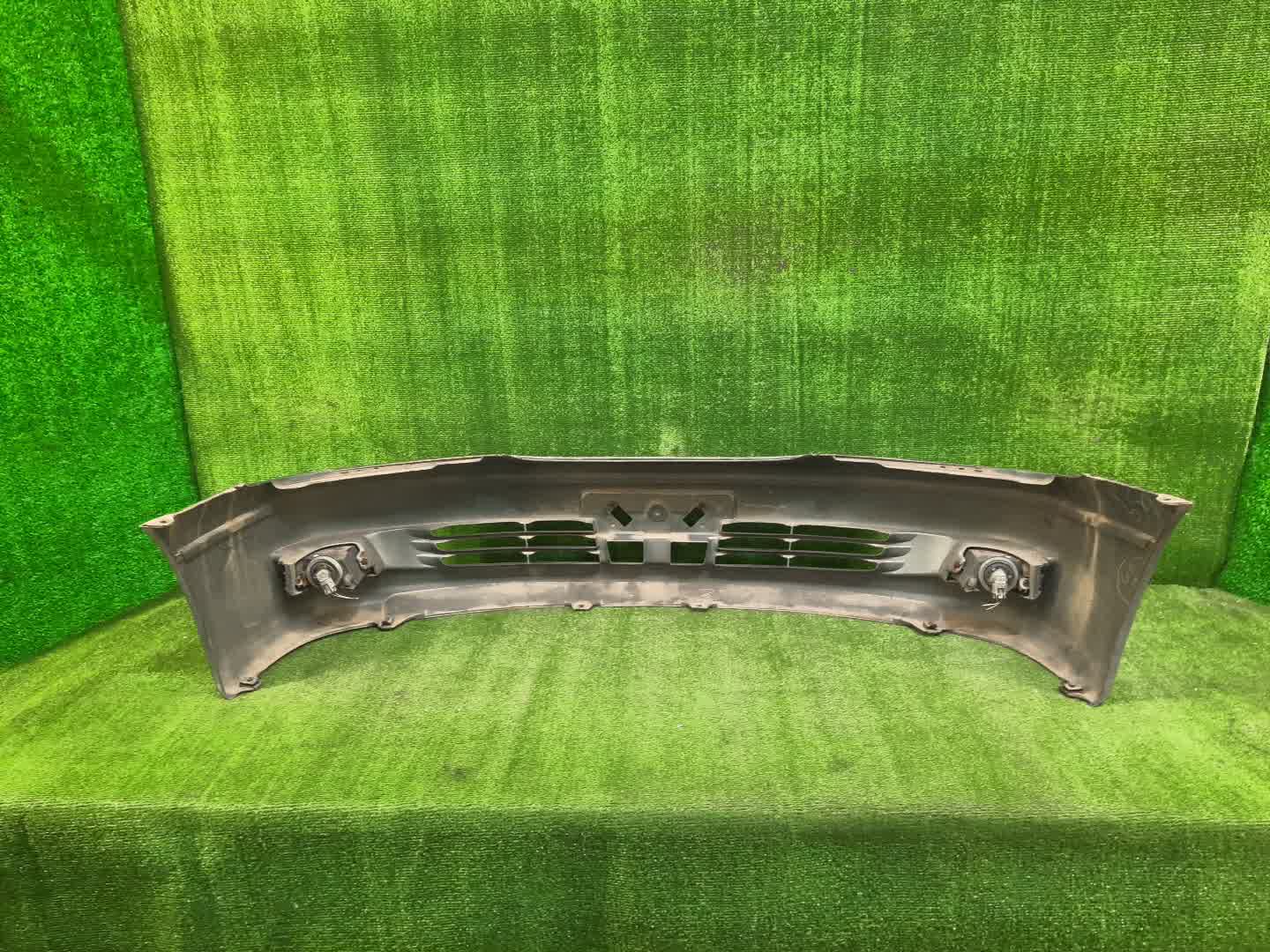 Бампер передний TOYOTA VISTA ZZV50 1010 5 ракурс