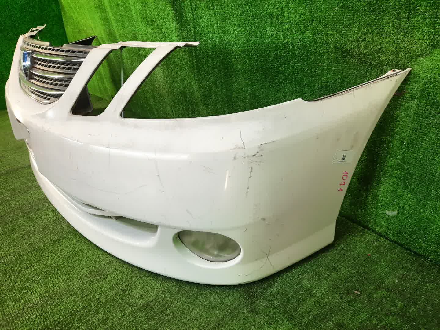 Бампер передний TOYOTA MARK II BLIT JZX110W, JZX115W, GX110W, GX115W 1071 2 ракурс