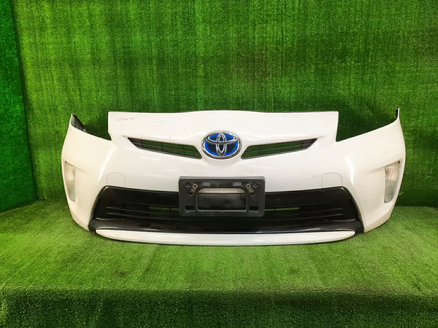 Бампер передний TOYOTA PRIUS ZVW30 1083 1 ракурс