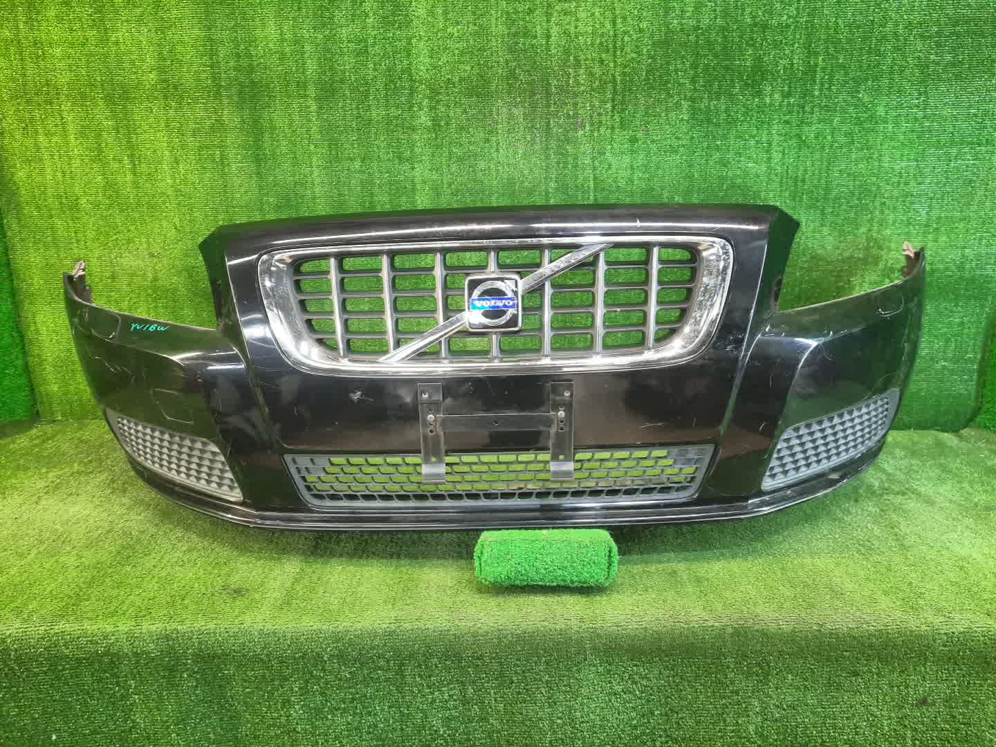 Бампер передний VOLVO V70 BW60, BW47, BW40, BW90, BW69, BW71, BW98, BW56, BW48 1562 1 ракурс Бампер передний VOLVO V70 BW60, BW47, BW40, BW90, BW69, BW71, BW98, BW56, BW48 1562 1 ракурс