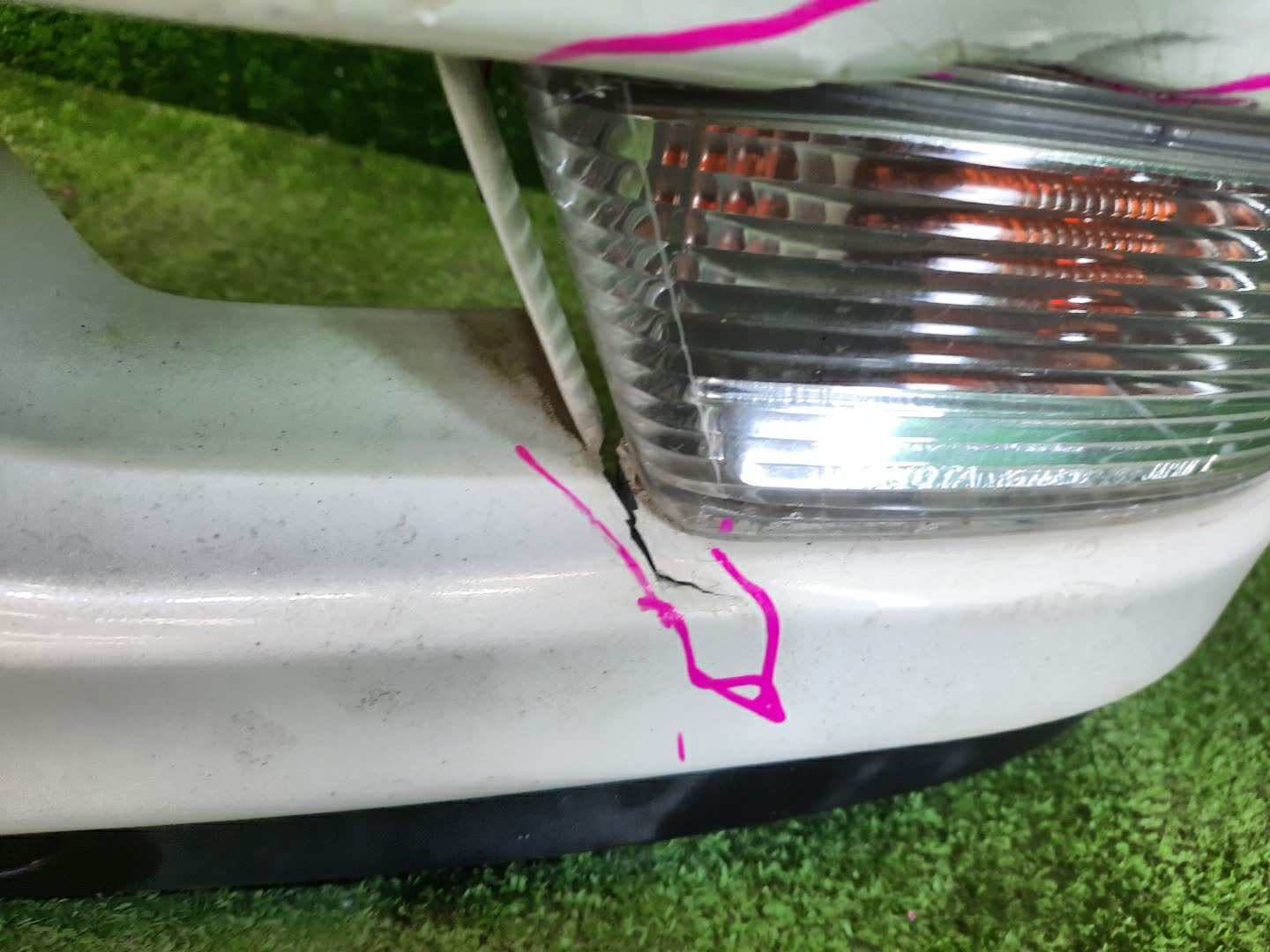 Бампер передний TOYOTA MARK II GX100, JZX100, JZX101, LX100, GX105, JZX105, SX100 1587 3 ракурс