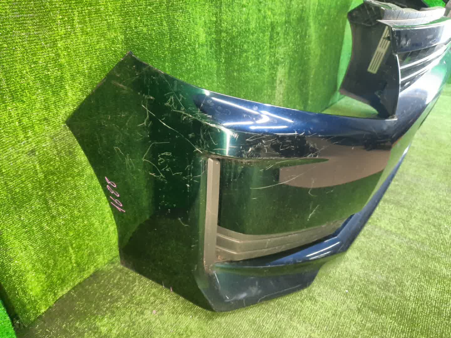 Бампер передний TOYOTA VOXY ZRR80G 1688 4 ракурс