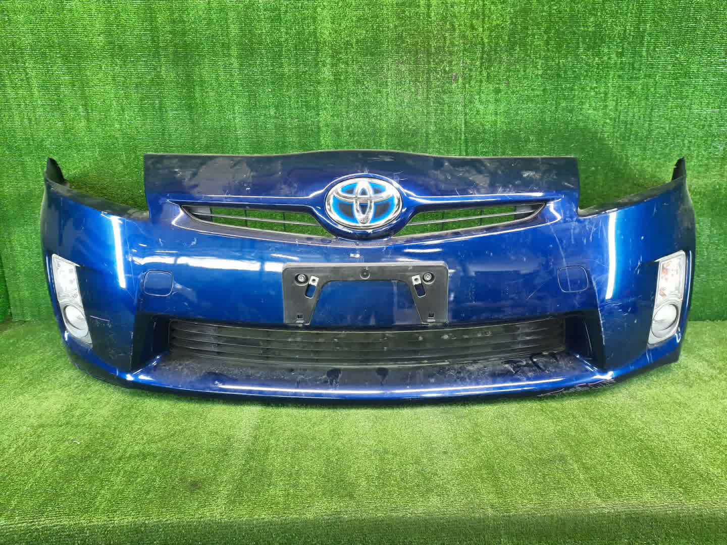 Бампер передний TOYOTA PRIUS ZVW30 1841 1 ракурс