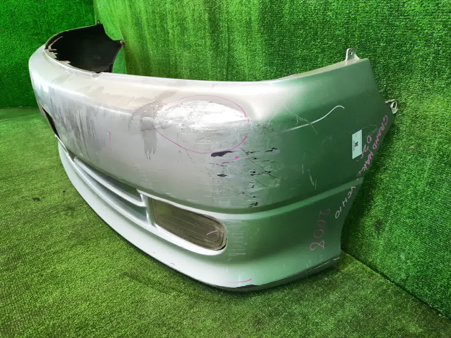 Бампер передний TOYOTA GRAND HIACE VCH10W, KCH10W, VCH16W, KCH16W, KCH11W 2008 2 ракурс