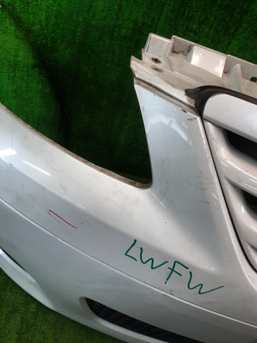 Бампер передний MAZDA MPV LW3W, LW5W, LWEW, LWFW 2305 4 ракурс