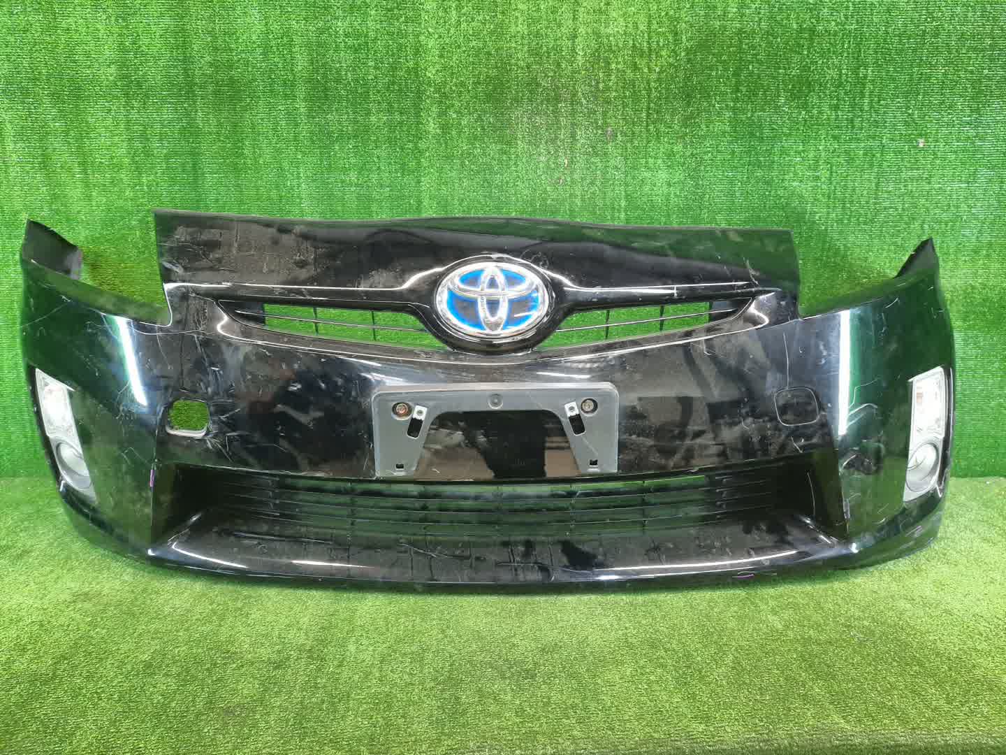Бампер передний TOYOTA PRIUS ZVW30 3845 1 ракурс