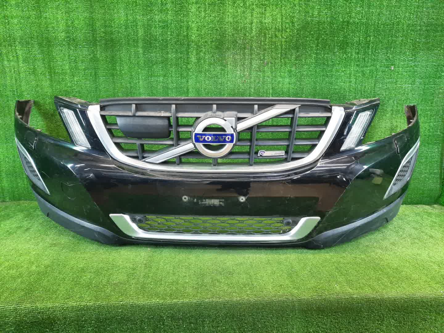 Бампер передний VOLVO XC60 DZ44, DZ47, DZ80, DZ99, DZ40, DZ, DZ31, DZ52, DZ69, DZ70, DZ71, DZ72, DZ82, DZ83, DZ87, DZ88, DZ95, DZ90, DZ98 3877 1 ракурс