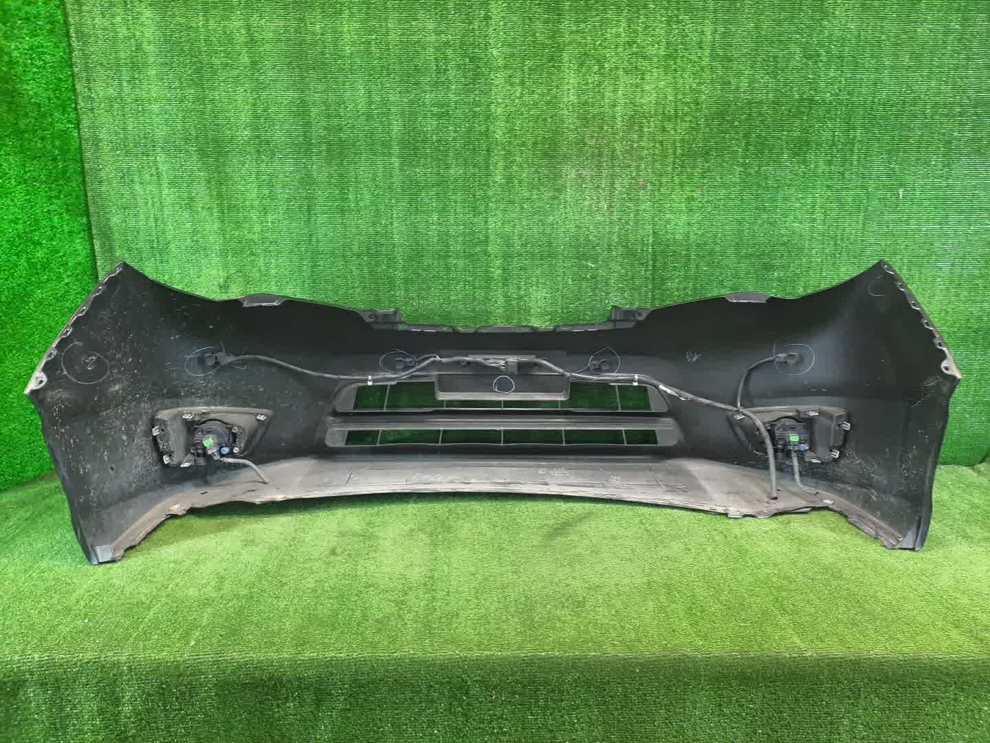 Бампер передний NISSAN SERENA C26 4164 5 ракурс