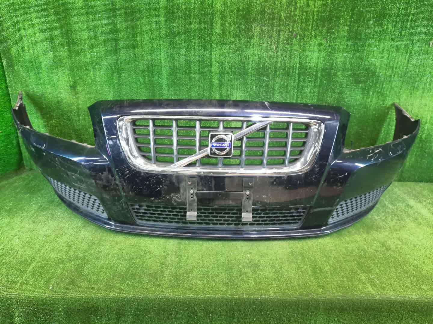 Бампер передний VOLVO V70 BW60, BW47, BW40, BW90, BW69, BW71, BW98, BW56, BW48 4170 1 ракурс Бампер передний VOLVO V70 BW60, BW47, BW40, BW90, BW69, BW71, BW98, BW56, BW48 4170 1 ракурс