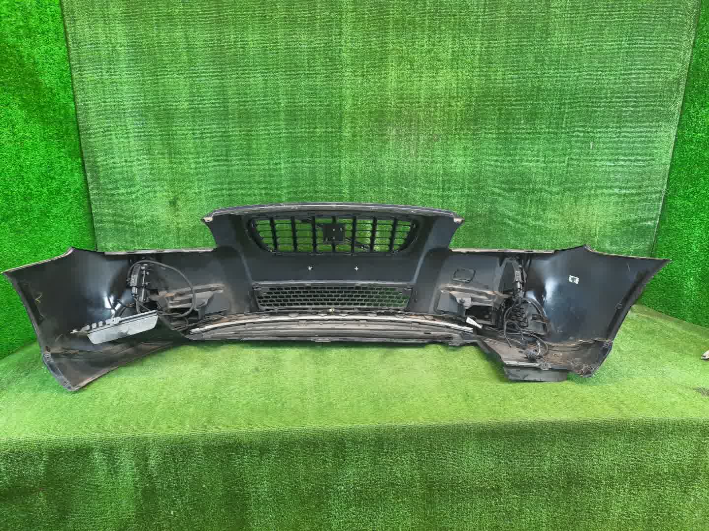 Бампер передний VOLVO V70 BW60, BW47, BW40, BW90, BW69, BW71, BW98, BW56, BW48 4170 5 ракурс Бампер передний VOLVO V70 BW60, BW47, BW40, BW90, BW69, BW71, BW98, BW56, BW48 4170 5 ракурс