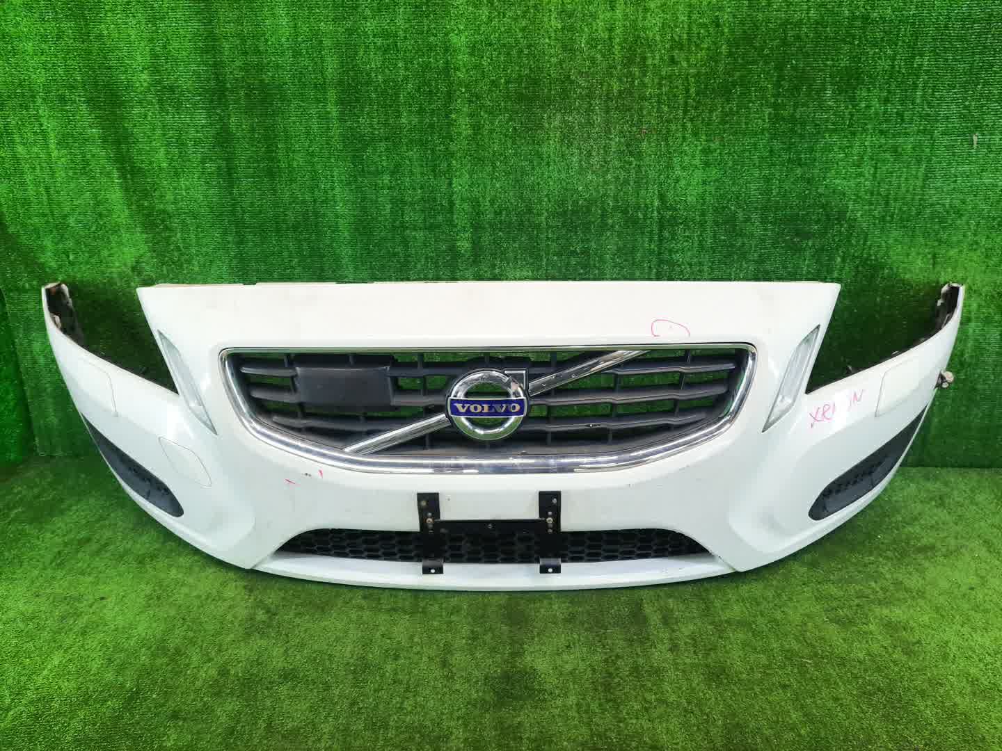 Бампер передний VOLVO V60, S60 FW45, FW47, FW, FW52, FW48, FW90, FS44, FS47, FS40, FS45, FS70, FS, Y20, FS48, FS84, FS90 4880 1 ракурс Бампер передний VOLVO V60, S60 FW45, FW47, FW, FW52, FW48, FW90, FS44, FS47, FS40, FS45, FS70, FS, Y20, FS48, FS84, FS90 4880 1 ракурс