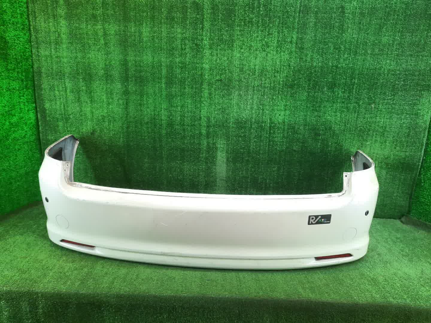 Бампер задний TOYOTA IPSUM ACM21W, ACM26W 5581 1 ракурс