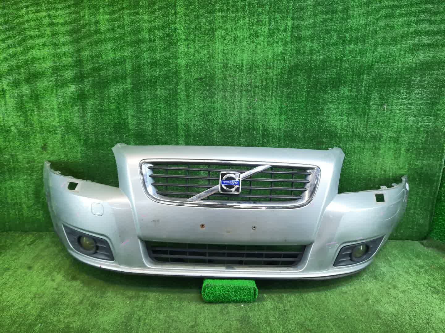 Бампер передний VOLVO V50 MW20, MW67, MW75, MW76, MW77, MW84, MJ68, MJ67, MW50, MW68, MW21, MW, MW38, MW43, MW66 36744976 1 ракурс