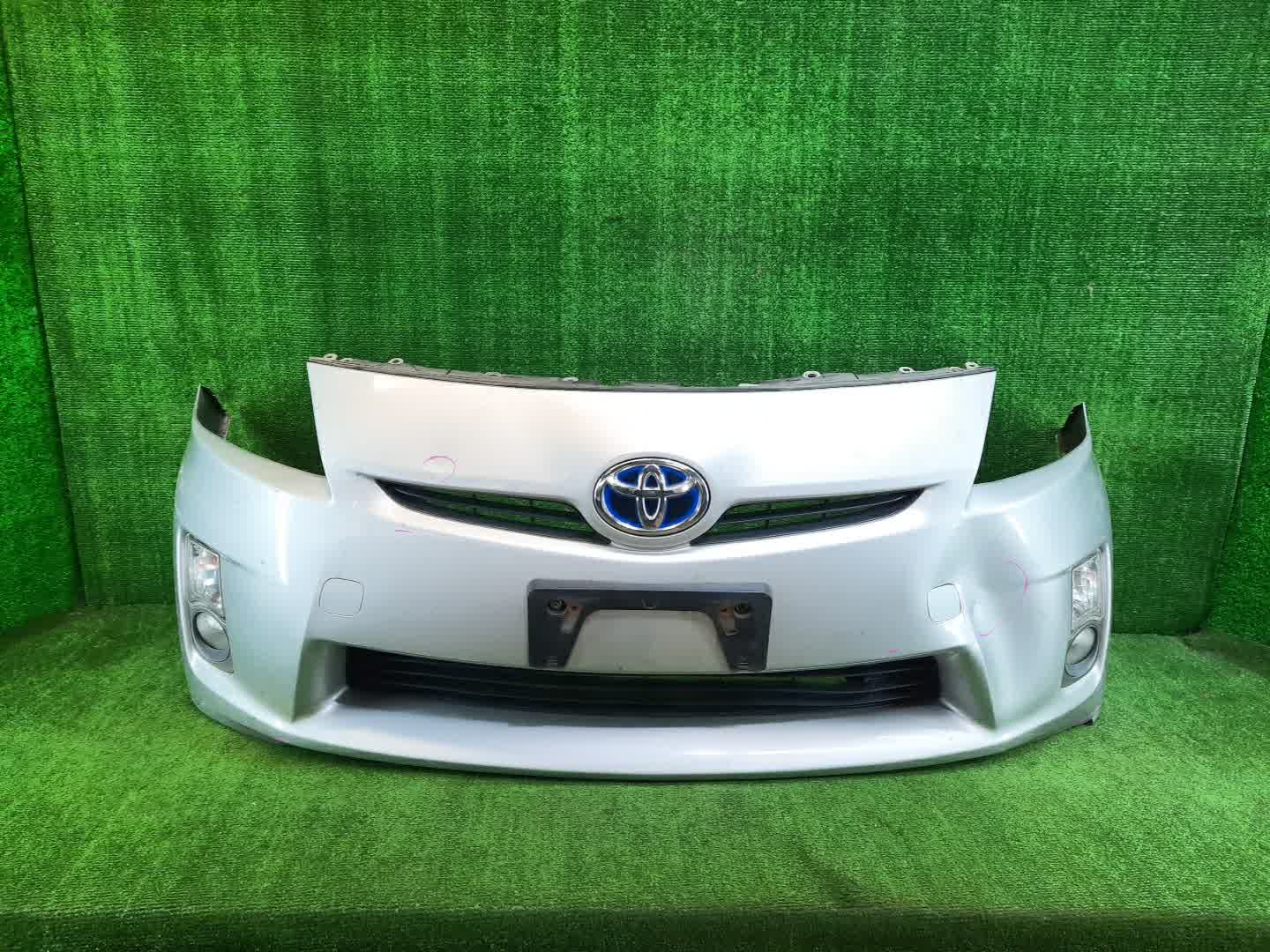 Бампер передний TOYOTA PRIUS ZVW30 5677 1 ракурс