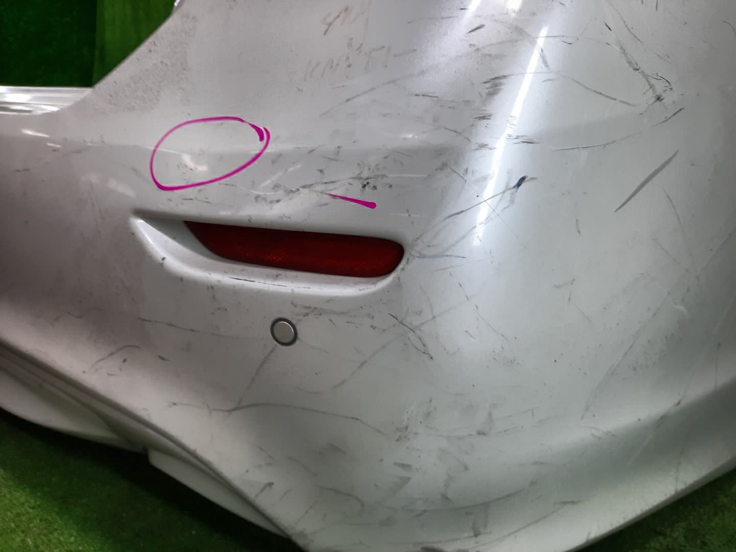 Бампер задний NISSAN FUGA Y51 5895 3 ракурс