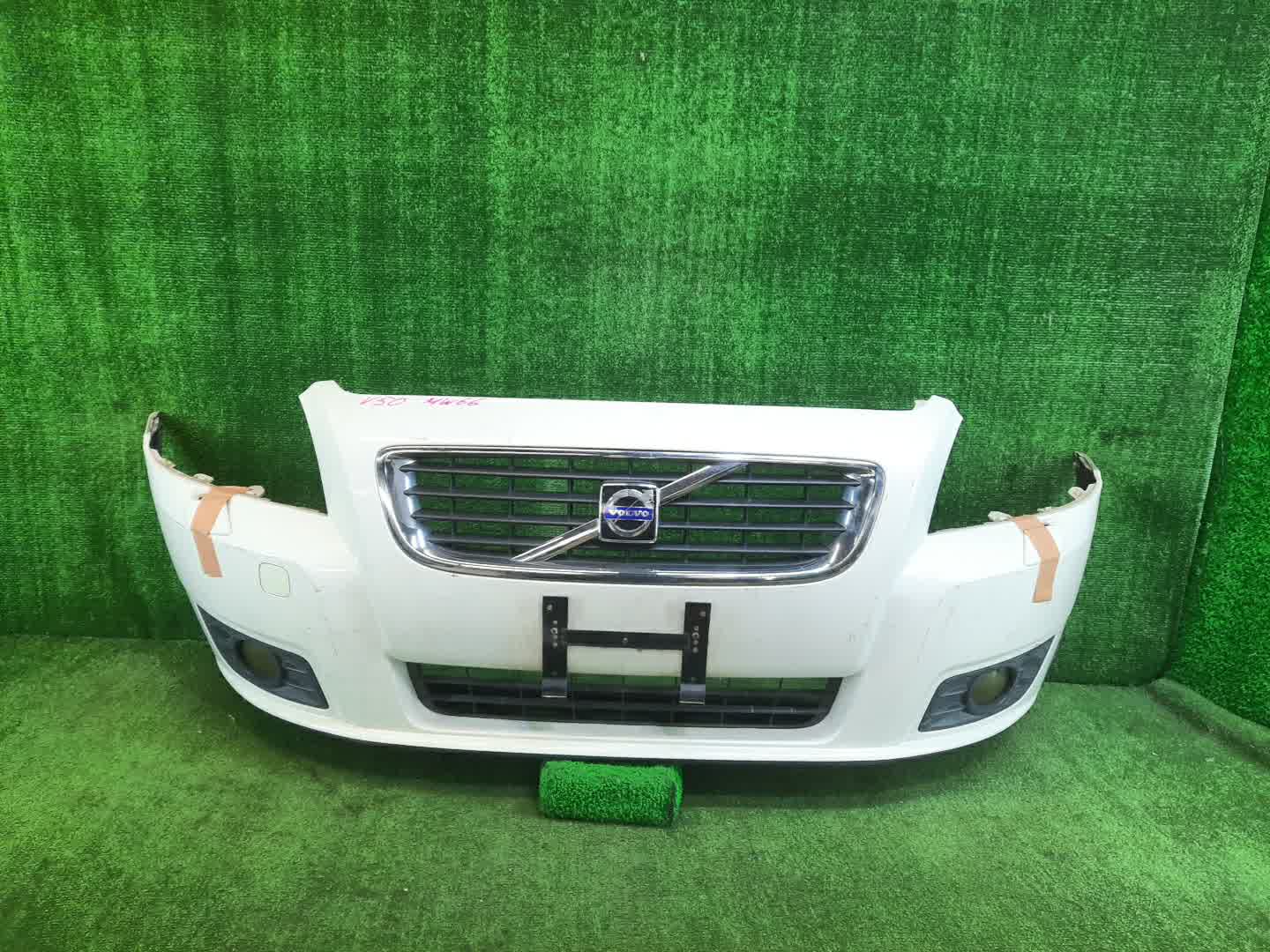 Бампер передний VOLVO V50 MW20, MW67, MW75, MW76, MW77, MW84, MJ68, MJ67, MW50, MW68, MW21, MW, MW38, MW43, MW66 6530 1 ракурс