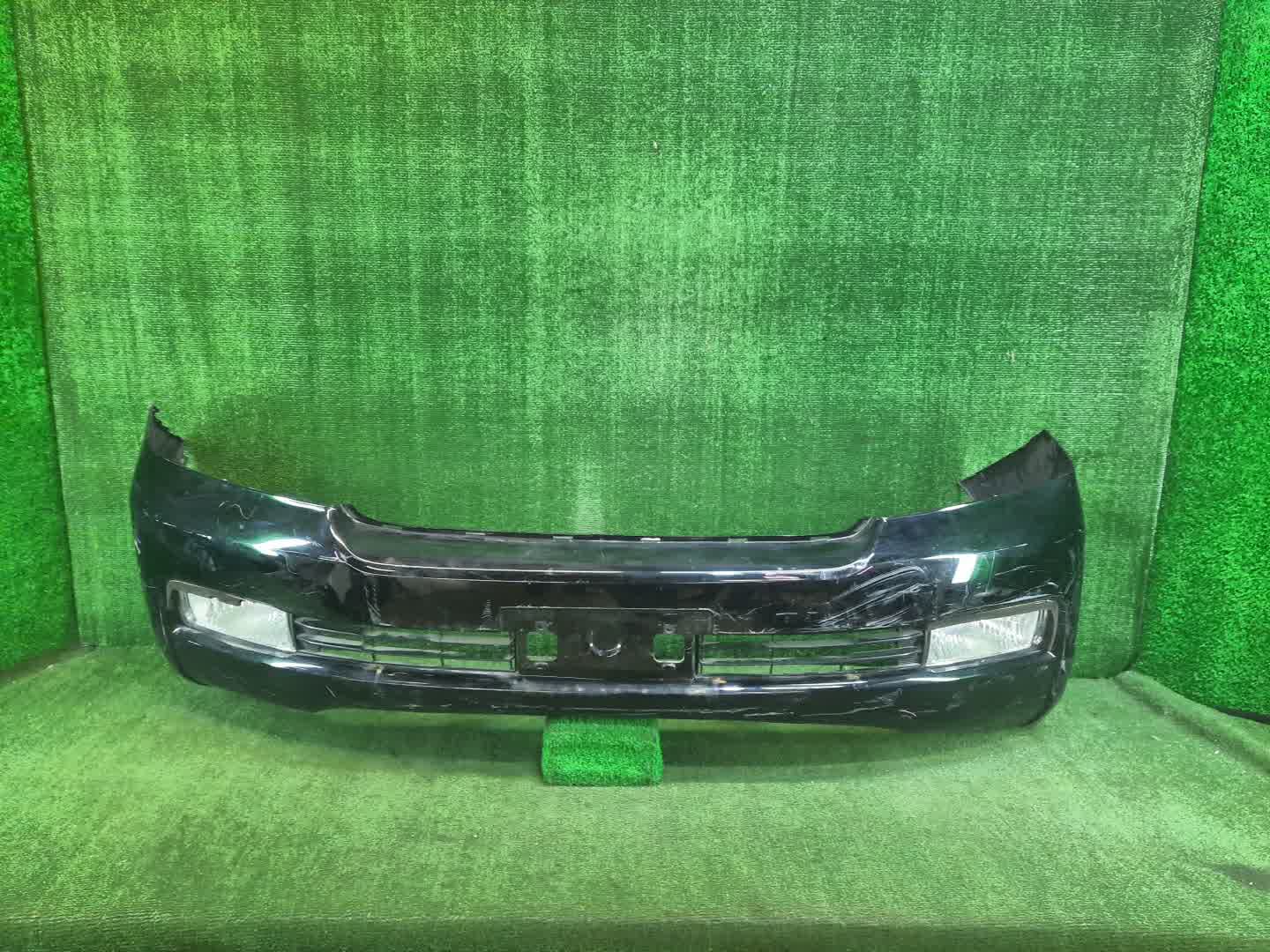 Бампер передний TOYOTA LAND CRUISER URJ202 52119-60A80 1 ракурс