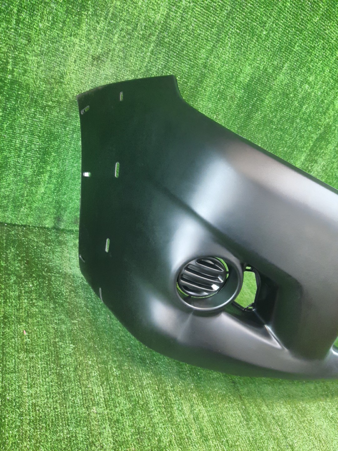 Бампер передний TOYOTA HILUX KUN25, KUN26, LAN25, TGN26 52119-0K981 2 ракурс