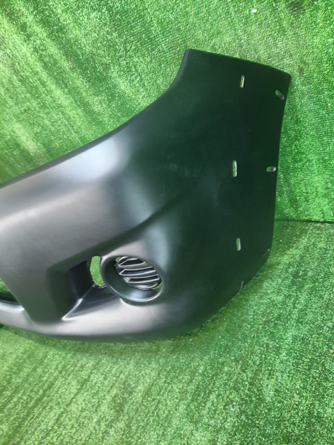 Бампер передний TOYOTA HILUX KUN25, KUN26, LAN25, TGN26 52119-0K981 3 ракурс