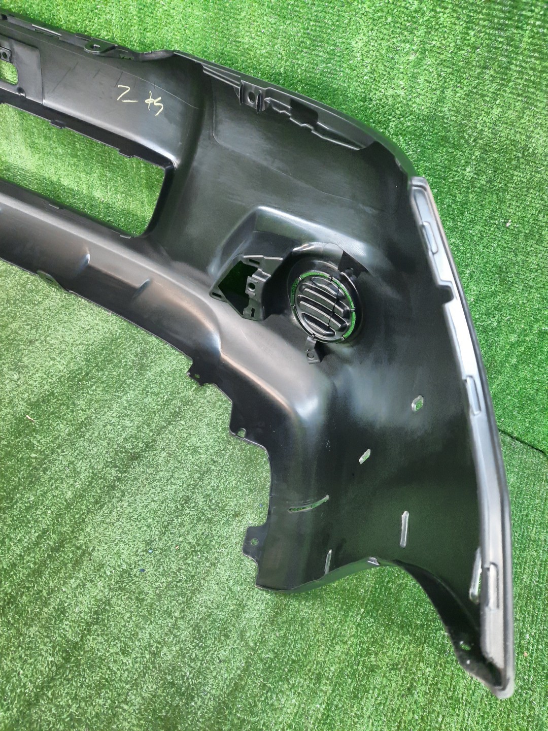 Бампер передний TOYOTA HILUX KUN25, KUN26, LAN25, TGN26 52119-0K981 4 ракурс