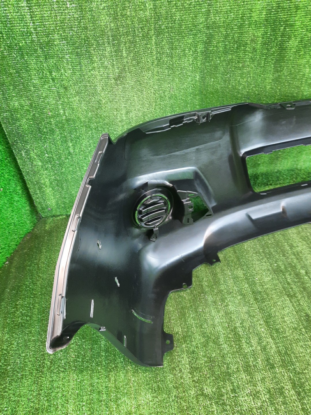 Бампер передний TOYOTA HILUX KUN25, KUN26, LAN25, TGN26 52119-0K981 5 ракурс