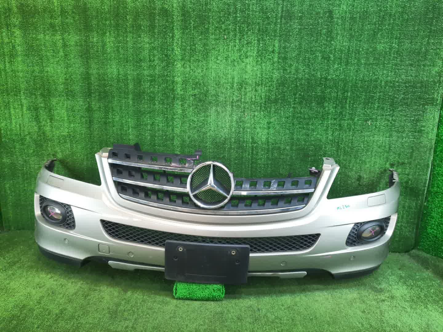 Бампер передний MERCEDES-BENZ M-Class W164 6760 1 ракурс Бампер передний MERCEDES-BENZ M-Class W164 6760 1 ракурс