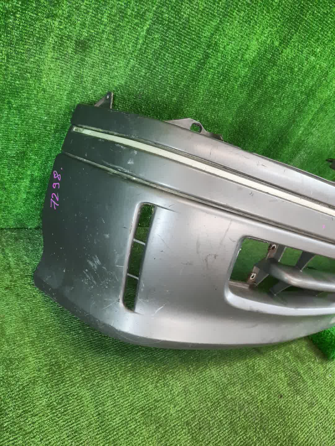 Бампер передний TOYOTA HIACE TRH102V, TRH112V, LH129V, YY101, KZH138V, KZH100G, KZH106G, LH100G, LH107G, LH119V, LH186, KZH120G, LH172V, LH106, LH113V, RZH101G, KZH116G, KZH126G, LH178V, RZH100G, LH109, RZH102V, LH103V, LH168V 7298 3 ракурс