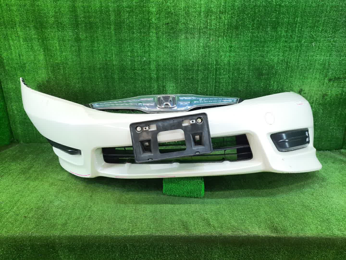 Бампер передний HONDA FIT SHUTTLE GG7, GG8, GP2 7483 1 ракурс