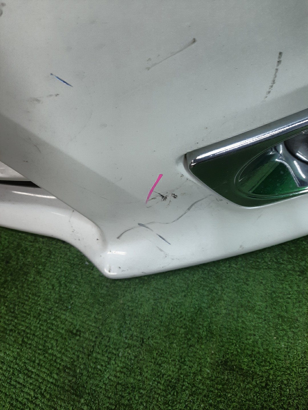 Бампер передний NISSAN SERENA C26 7534 3 ракурс