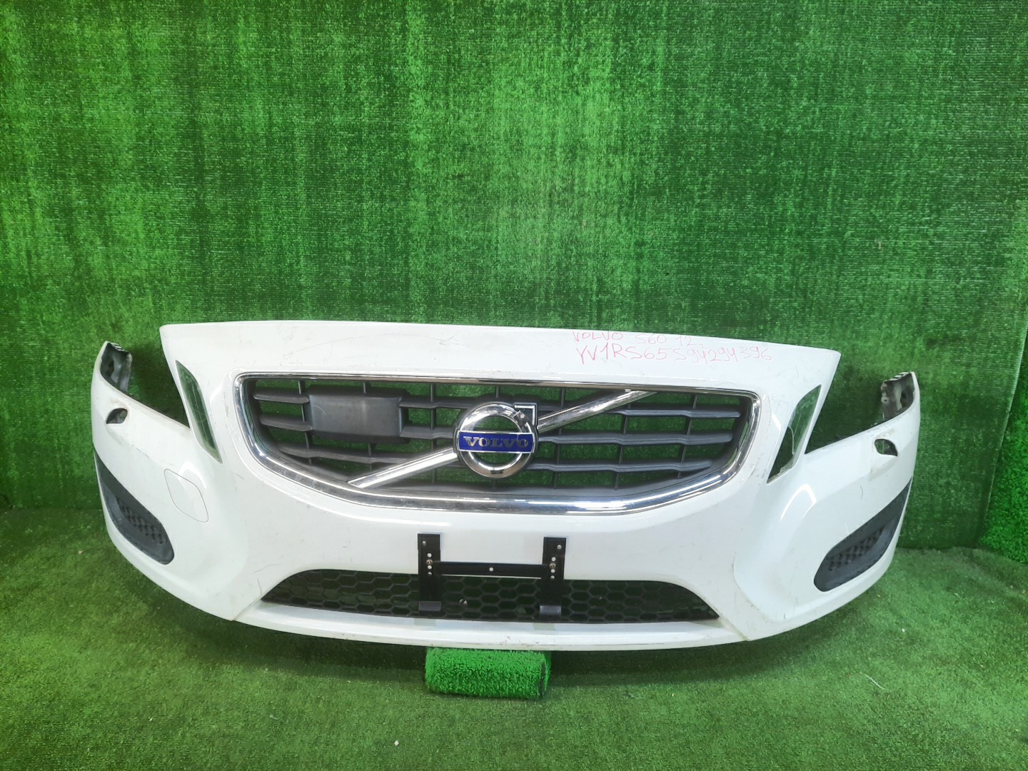Бампер передний VOLVO S60 RS65 7641 1 ракурс Бампер передний VOLVO S60 RS65 7641 1 ракурс