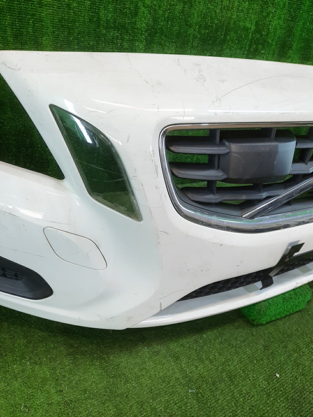 Бампер передний VOLVO S60 RS65 7641 3 ракурс Бампер передний VOLVO S60 RS65 7641 3 ракурс