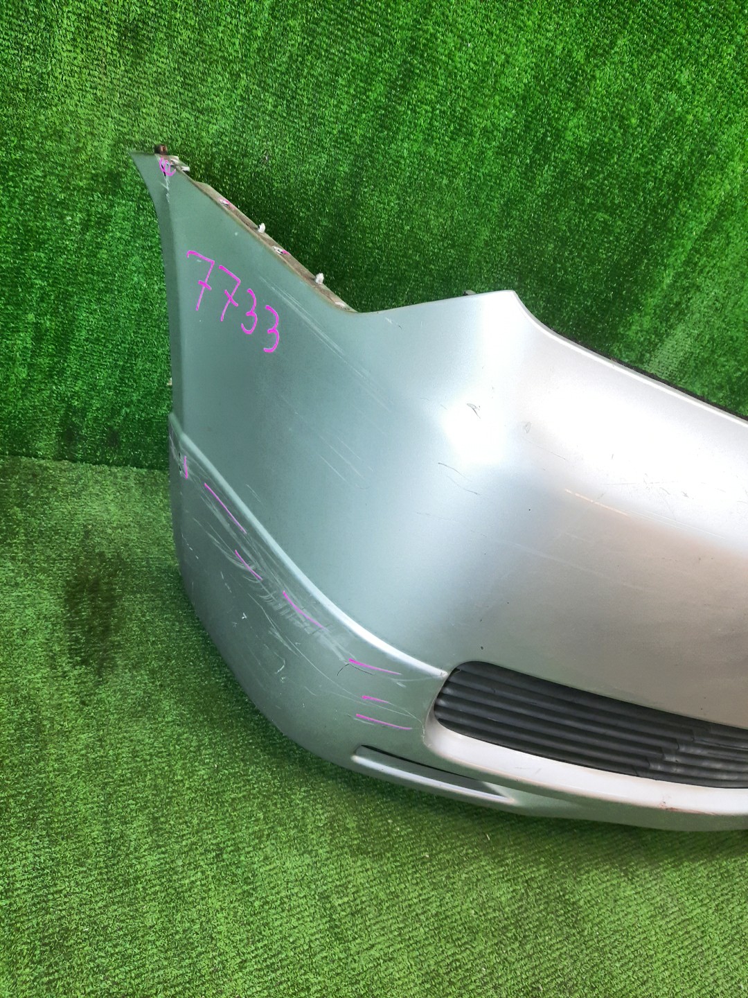 Бампер передний MITSUBISHI DION CR9W 7733 2 ракурс
