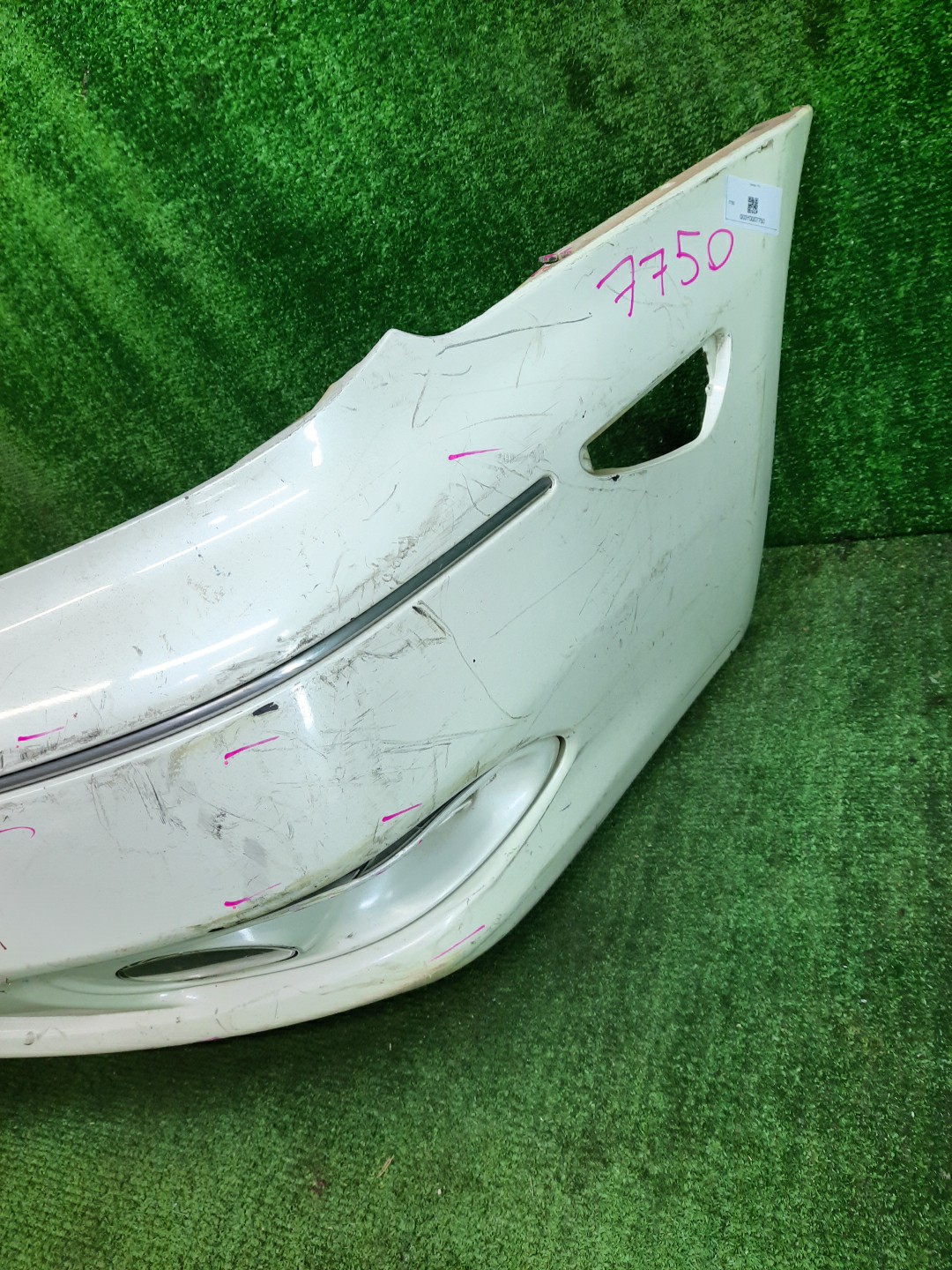 Бампер передний NISSAN CEFIRO A33 7750 5 ракурс
