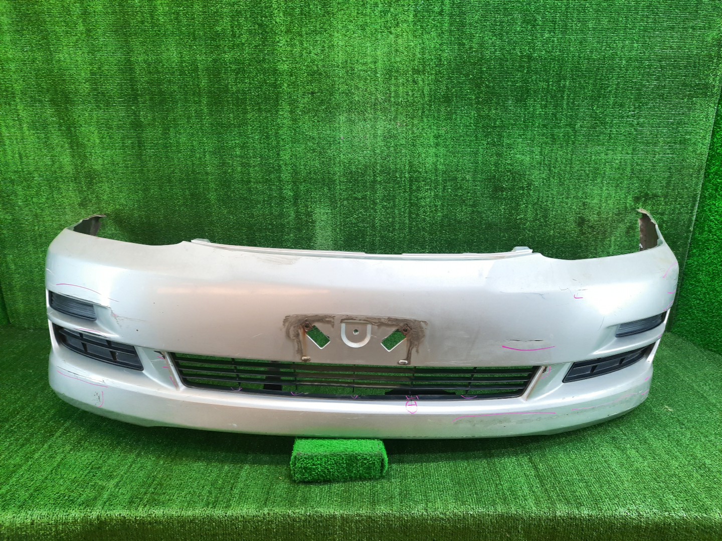 Бампер передний TOYOTA IPSUM ACM21W, ACM26W 8018 1 ракурс
