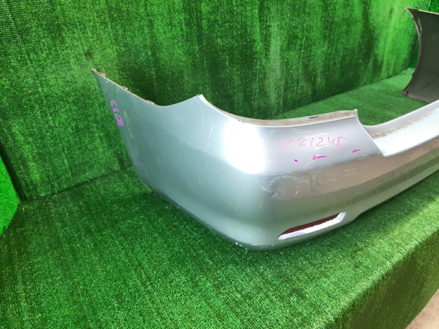 Бампер задний TOYOTA ALLION ZZT240, NZT240, AZT240, ZZT245 8033 3 ракурс