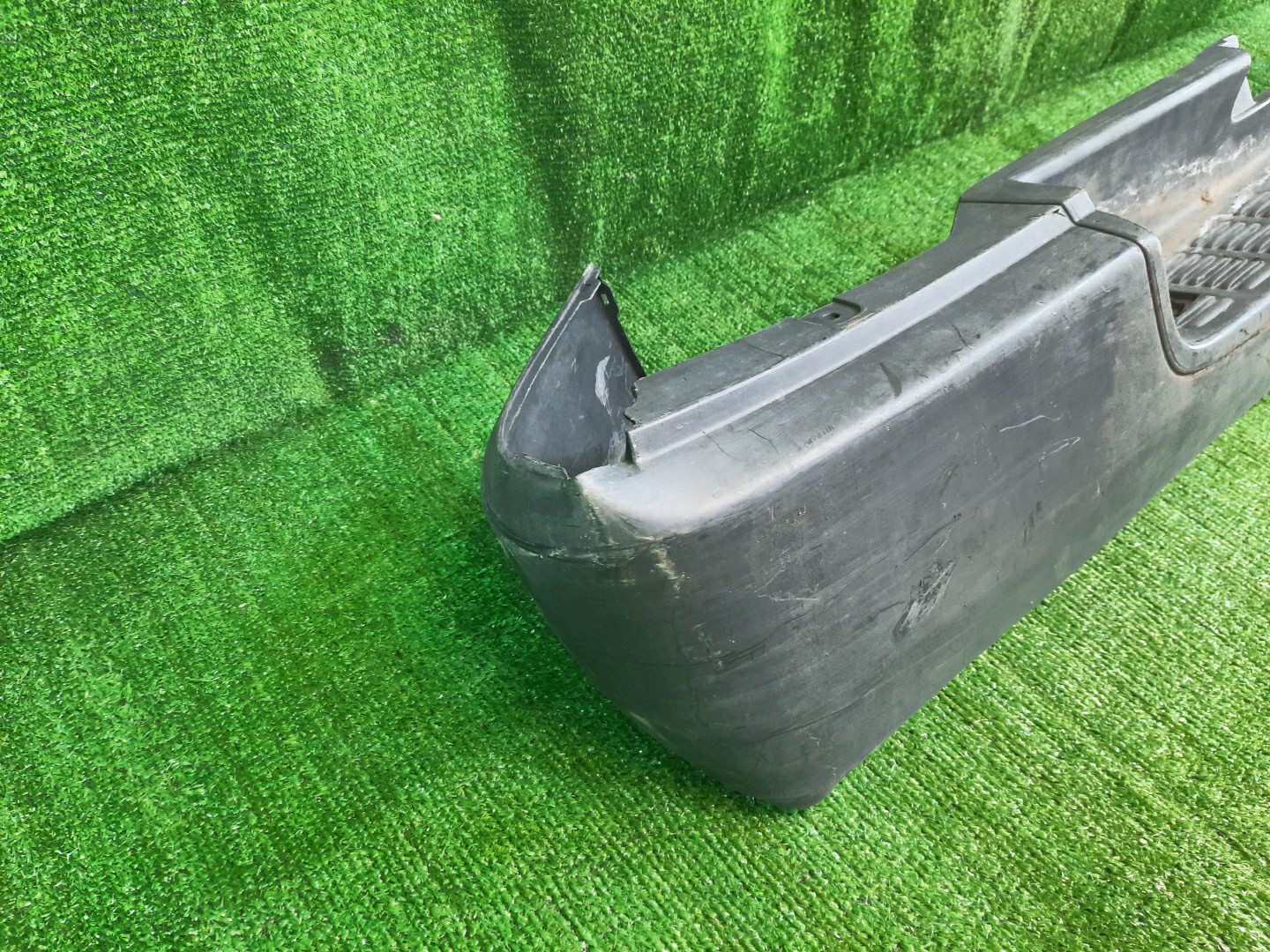 Бампер задний TOYOTA HIACE KDH227 52159-26300 3 ракурс