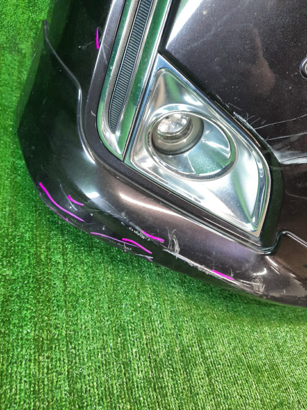 Бампер передний NISSAN ELGRAND E52 8048 3 ракурс