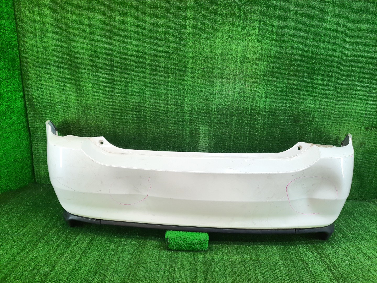 Бампер задний TOYOTA PRIUS NHW20 8128 1 ракурс